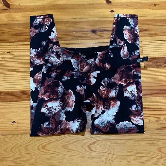 New! Victoria’s Secret Floral Knockout Leggings‎ - Picture 3 of 7